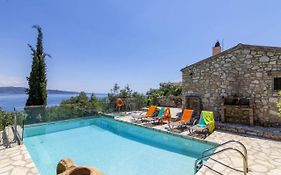 Scirocco & Folitsa Villas